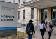 El Gobierno oficializó el protocolo para cobrar las prestaciones de salud a extranjeros no residentes