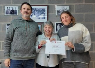La Vicerrectora de la UNLa recibió a Emma Knobl, la estudiante que disputará el Mundial de Hockey con Las Leonas