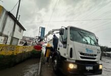 Almirante Brown profundiza los operativos de limpieza de arroyos y desagües frente a las intensas lluvias