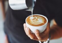 Almirante Brown impulsa el consumo local con el «Recorrido Cafetero»: café 2×1 los martes y miércoles