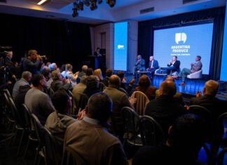 Frente al desplome del consumo y la recesión industrial, pymes y la CGT se unieron en Rosario para pedir un plan de desarrollo