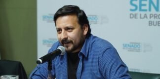 Celulares en las escuelas: González Santalla le reclamó a Kicillof implementar la ley que los restringe en las aulas bonaerenses