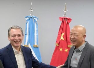 Fernando Gray encabezó un encuentro con empresarios chinos interesados en invertir en Esteban Echeverría