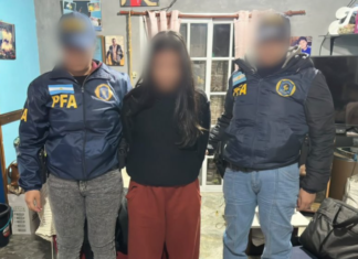 Cae una banda de ciberdelincuentes en el Conurbano: simularon ser clientes para concretar estafas millonarias a una telefónica
