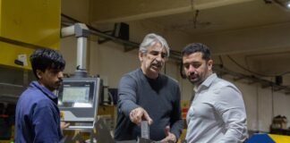 Día de la Industria: Agustín Balladares visitó una pyme local y cuestionó las políticas económicas de Milei