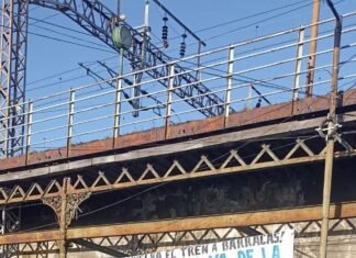 Entre el riesgo estructural y el silencio oficial: la estación Yrigoyen del Tren Roca cumple casi tres años cerrada y sin respuestas