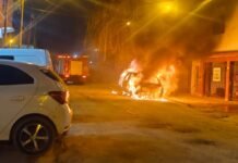 Vecinos de 9 de Abril atraparon esta mañana a un pirómano tras una ola de robos e incendios de autos