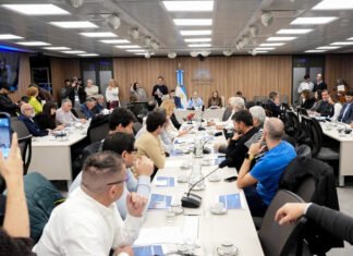 «Con este modelo están destruyendo industrias y familias»: el desgarrador diagnóstico de pymes y despedidos en el Congreso