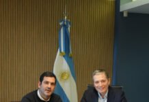 Cooperación municipal para beneficiar a los vecinos: Fernando Gray firmó un convenio con el intendente de Dolores, Juan Pablo García