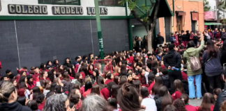 Provincia dispuso la prohibición de los celulares en las secundarias tras el escándalo de los «deepfakes» en el Modelo de Lomas de Zamora