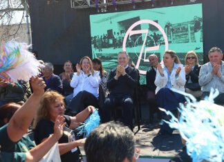 Fernando Gray participó de los festejos por los 75 años de El Jagüel junto a vecinas y vecinos