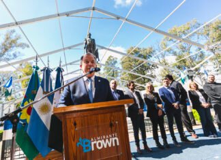 Almirante Brown celebró su 153° aniversario y los 14 años de la bandera distrital